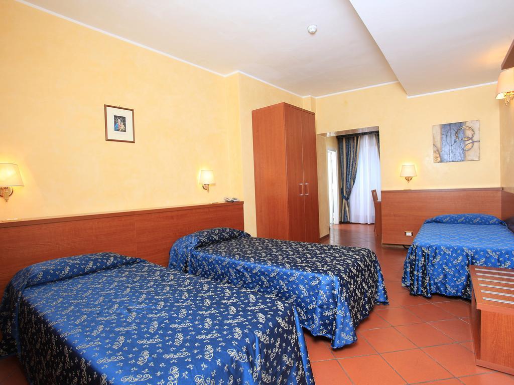 Casa Di Santa Francesca Romana A Ponte Rotto Quarto foto